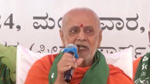 FIR Against Karnataka Seer Kumara Chandrashekaranatha For Remarks On Muslim Voting Rights