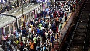 Mumbai Local Train Service To Benefit From New Corridors, Reducing Long-Distance Train Delays