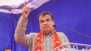 Gadkari Defends 'Batenge Toh Katenge' Slogan; Slams Congress Over Constitution Claims, Bitcoin Fraud Allegatio