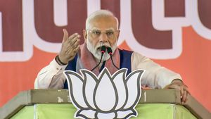 Congress Looted Rs 700 Crore From Liquor Sellers In Karnataka: PM Modi In Maharashtra