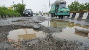 Anti-Corruption Officer Claims ₹46,000 Crore For Bengaluru Roads Was Diverted, Seeks ED Probe