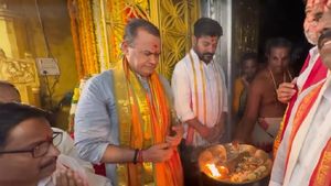 Brahmotsavam: Telangana Chief Minister Revanth Reddy Visits Sri Kurumurthy Venkateswara Swamy Temple