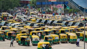 Delhi Assembly Polls: How AAP-BJP Are Wooing Auto Drivers For Support
