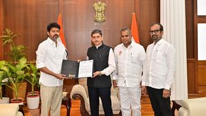 TVK Chief Vijay Meets Tamil Nadu Guv RN Ravi, Highlights Anna University Sexual Assault, Law & Order Situation