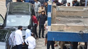 Watch: Allu Arjun Appears Before Police For Sandhya Theatre Stampede Investigation