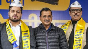 Mahila Samman Scheme Under Fire: AAP Faces Probe Over Alleged Illegal Data Collection