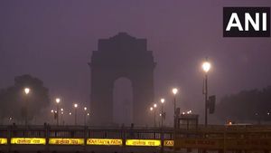 Delhi Shivers Under Cold Wave, 18 Trains Delayed; Rain Likely Today