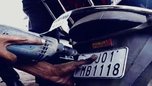 HSRP Deadline Date In Maharashtra: Check Last Date To Fix High Security Number Plate