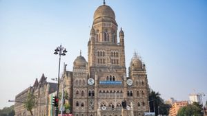 Andheri East Flyover Risk Averted? BMC Begins Repairs After Months Of Delay