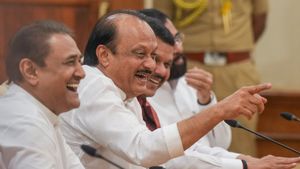 Mahayuti Leaders Slam Opposition For Misleading People On EVMs