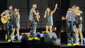 Mumbai: AP Dhillon Sings For Malaika Arora At LIVE Concert, Calls Her Big Time Crush