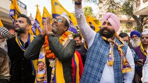 Delhi Election: From 'AAPda', 'Gaalibaaz' To 'Chhota Recharge Of Modi' - Slangs, One-Liners Fire Up Atmosphere