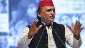 Not Congress, Akhilesh Yadav's SP Backs AAP In Delhi Assembly Polls