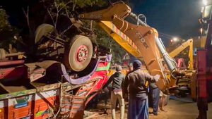 Karnataka: 10 Dead In Fatal Collision Between Vegetable Truck And Tripper In Uttar Kannada