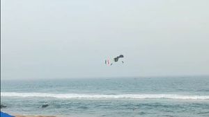 Naval Officers' Parachutes Entangle During Operational Rehearsal In Visakhapatnam - Watch