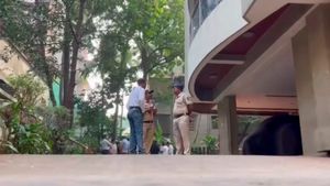Saif Ali Khan Stabbed: CCTV Shows No Signs of Forced Entry, Insider Job Suspected