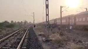Jalgaon Train Accident: Here Are The Helpline Numbers