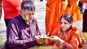 Mahakumbh 2025: Karnataka Deputy CM DK Shivakumar Takes Dip In Triveni Sangam