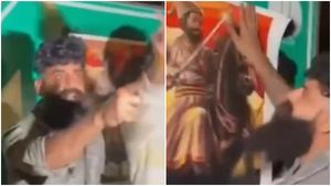 Delhi: Akbar Road, Humayun Road Signboards Defaced By 'Chhaava' Fans, Shivaji Posters Pasted Over Them | WATCH