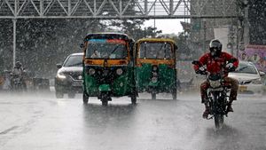 Karnataka Weather Alert: Bengaluru Braces For Rain This Weekend? IMD Predicts Showers From March 23