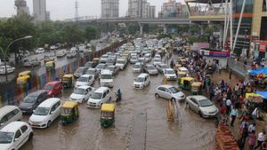 Karnataka Weather Alert: IMD Warns Of Heavy Rains From April 2, Yellow Alert Issued for 10 Districts