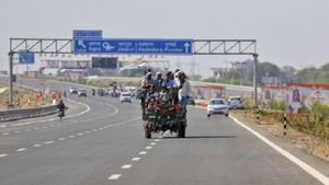 Delhi-Mumbai Expressway Project Update: Gujarat Sections Lag Behind, Deadline Pushed Further