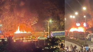 Mumbai: Massive Fire Erupts in Dharavi, Over 15 Cylinders Explode