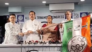 BJP MLA Tapasi Mondal Joins TMC In Kolkata