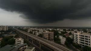 Bengaluru Rains: Hailstorm Hits West Bengaluru, Light Showers in Other Parts; More Rain Likely Till 11 PM