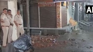 Delhi Weather: A Wall Falls Due To Dust Storm, Unexpected Rain; 1 Dead, 2 Injured