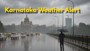Karnataka Weather Alert: Bengaluru to Experience Light Rain As IMD Issues Yellow Alert for Multiple Districts