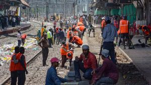 Mumbai Local Train Services Mega Block: 73 Trains Canceled In 35-Hour Block Between Kandivali And Borivali