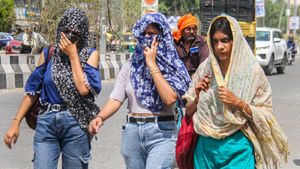 Mumbai Weather Forecast: City Hits 36°C, IMD Predicts Cooler Days Ahead