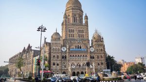 Mumbai Water Crisis: Slum Clusters, Societies Brace For Shortage As Tankers Threaten Strike