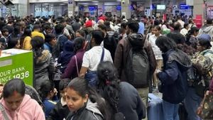 Srinagar To Delhi, Mumbai Flight Prices Slashed; Over 3,337 Flown Out Of Srinagar In 6 Hours