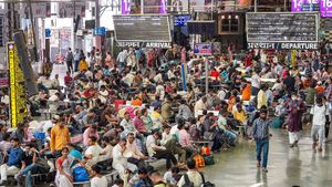 Mumbai Local Train Services: From 66 To 80 AC Trains—Here's What's Changing This Week