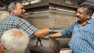 Mumbai Local Train Viral Video: Live Concert On A Rs 10 Ticket – Watch