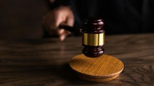 Caring For Child Not Voluntary Unemployment, Rules Delhi HC; Woman Entitled To Maintenance