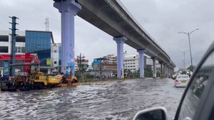 Bengaluru Traffic Jam: Hosur Road and Flyover Closed Amid Torrential Rains