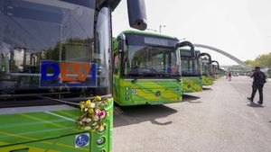 Delhi Launches 400 Electric Buses Under DEVI Yojana To Improve Last-Mile Connectivity