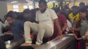 Viral Video Shows RCB Fans Jumping Namma Metro Gates on Day of Stampede; Sparks Debate on Civic Sense