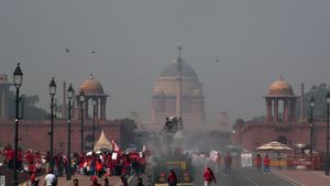 Delhi Weather Today: Thunderstorm And Gusty Winds Likely, IMD Predicts Relief From Heat