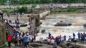 Pune: Old Bridge Over Indrayani River Collapses Due To Heavy Rain: 5 Dead, Several Missing
