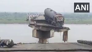 Bridge Collapse In Vadodara: Multiple Vehicles Plunge Into River, 9 Dead