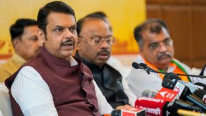 Devendra Fadnavis Slams MNS: Marathi Pride Can't Justify Assaults