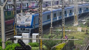 Mumbai Railway Upgrade: ₹16,241 Crore Plan Includes AC Locals, New Lines, And Connectivity Boost
