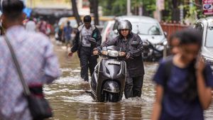 Mumbai Rain Alert: Orange Warning In Place; Palghar Gets Red Alert, Schools Shut   