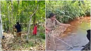 Kerala's Brave Woman Officer Roshini Fearlessly Captures Cobra - Watch The Viral Video