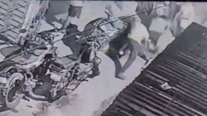 Huma Qureshi's Brother Murder: CCTV Footage Shows Group Attacking Asif Qureshi