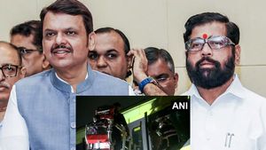 Maharashtra CM Fadnavis, Deputy CM Shinde React To Mumbai Monorail With 400 Passengers Breakdown